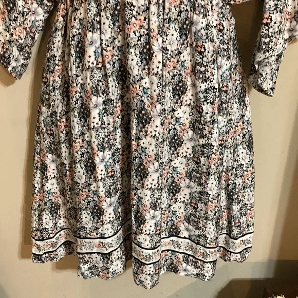 White Birch floral dress size small. Beautiful Easter dress. - Picture 4 of 9